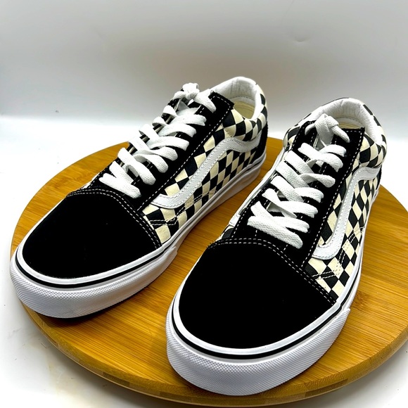 Vans Shoes - Vans shoes in excellent condition. Size women 11/men size 9.5